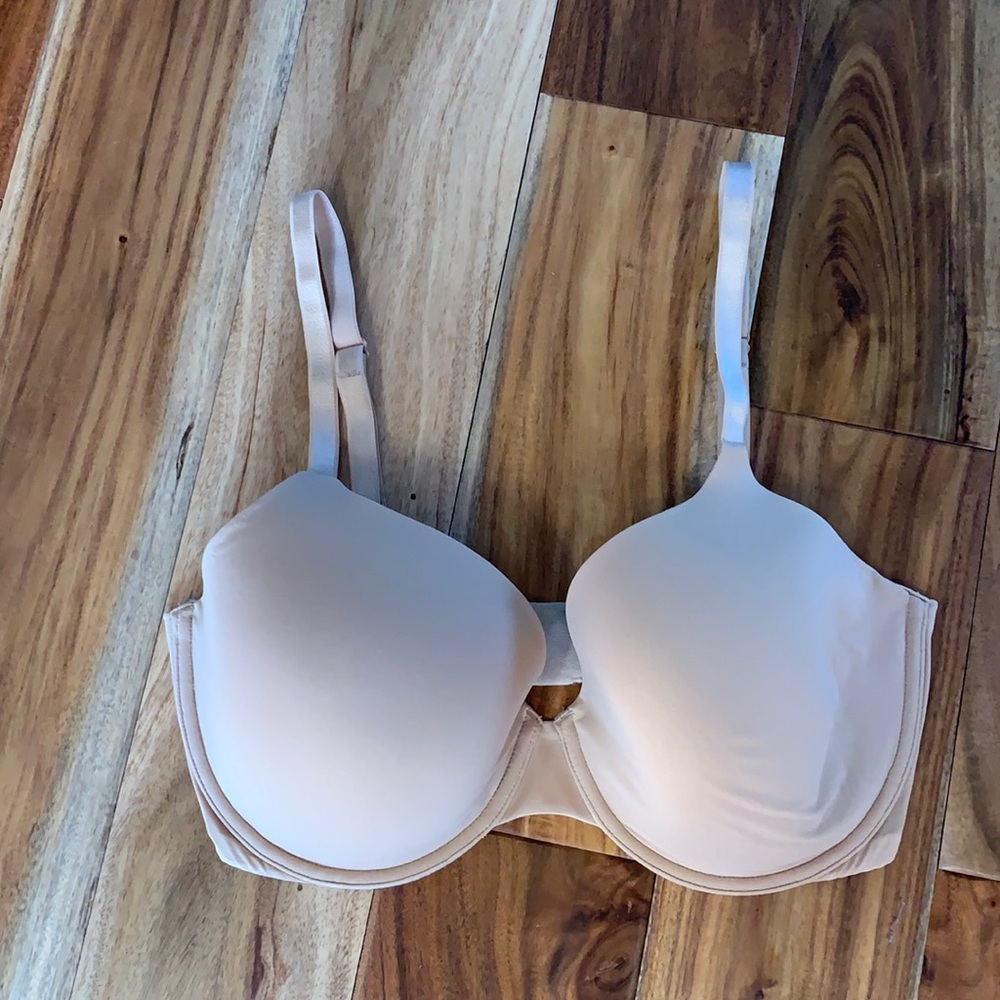 Victoria’s Secret T-shirt bra